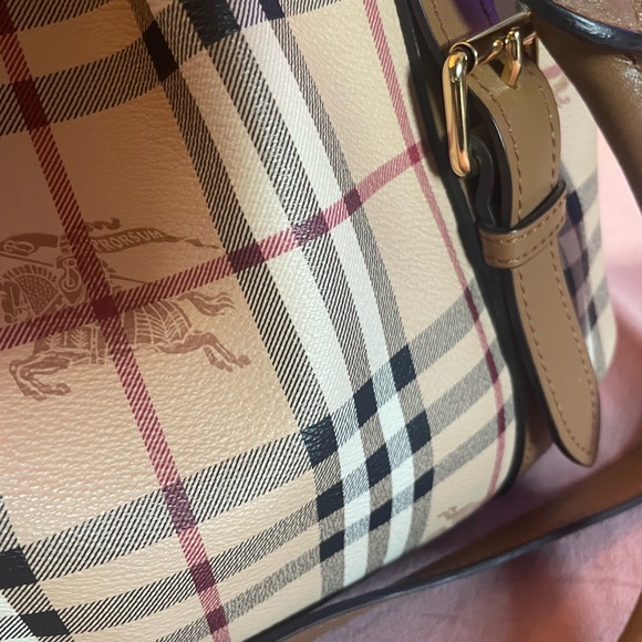 Burberry Brown and Cream Shoulder Bag with Iconic Check Pattern - Picture 3 of 9